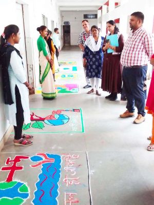 भारती विवि में ‘जल ही जीवन है’ विषय पर रंगोली प्रतियोगिता