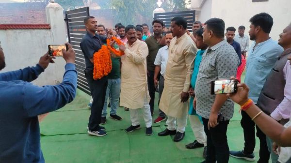 अंबिकापुर प्रवास के दौरान लखनपुर में खाद्य मंत्री का भव्य स्वागत