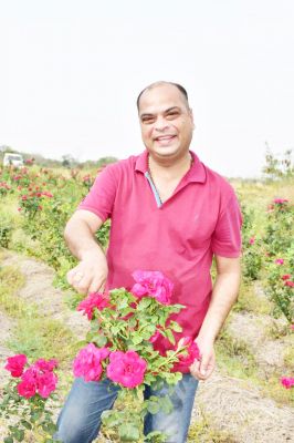 फूलों की खेती से महकी किसान की जिंदगी