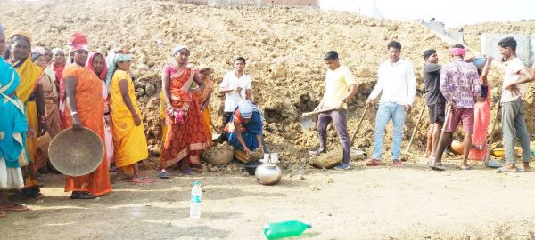 अमृत सरोवर निर्माण में ग्रामीणों ने निभाई भागीदारी