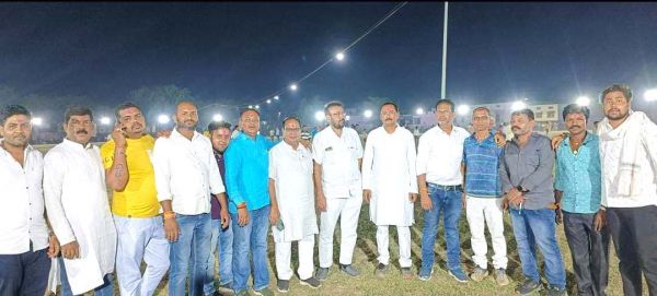 भखारा के मुख्यमंत्री ट्रॉफी क्रिकेट स्पर्धा में रोज लग रहे चौके-छक्के  