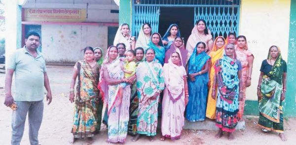 भाजपा महिला मोर्चा की टीम कर रही लगातार जनसम्पर्क