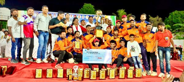 चिकटराज को हराकर एपिक ब्लास्टर  का विधायक कप पर कब्जा 