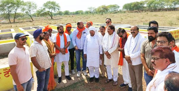 भाजपा का चलबो गौठान-खोलबो पोल अभियान, ग्रामीण अंचल के गौठानों में पहुंचे भाजपा कार्यकत्र्ता