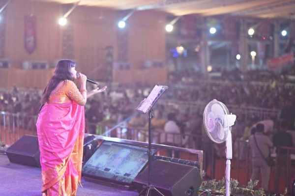 राष्ट्रीय रामायण महोत्सव : पहले दिन इंडियन आईडल फेम सन्मुख प्रिया ने बांधा समा