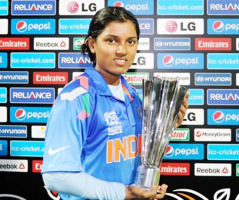 भारतीय महिला क्रिकेट खिलाड़ी पूनम राउत रायगढ़ में