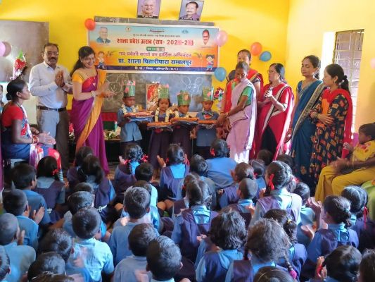 पितारीपारा सम्बलपुर में शाला प्रवेश उत्सव 