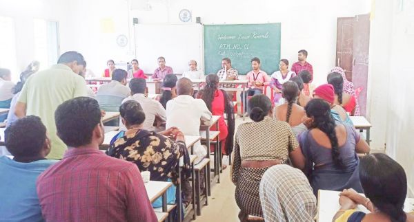 डीएवी मुख्यमंत्री पब्लिक स्कूल उल्लूर में पालक शिक्षक बैठक 