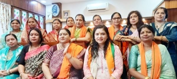 भाजपा महिला मोर्चा के राष्ट्रीय मीडिया प्रभारी नीतू दबात का राजिम में भव्य स्वागत