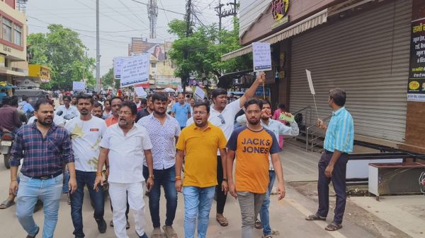 जैन मुनि की हत्या के विरोध में समाज ने किया प्रदर्शन