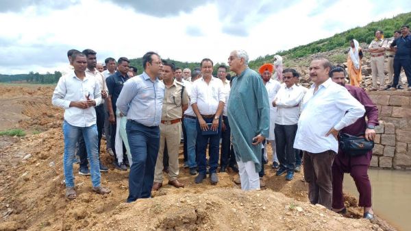 सूखने की कगार पर आ चुके बांकी जलाशय में युद्धस्तर पर काम शुरू करने डिप्टी सीएम ने दिए निर्देश