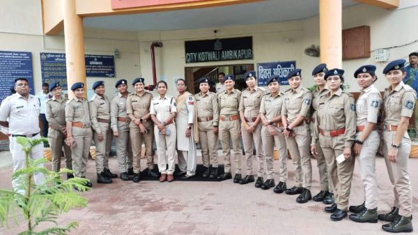 गुजरात के 15 पुलिसकर्मियों का दल  सरगुजा में सांस्कृतिक भ्रमण पर पहुंचा