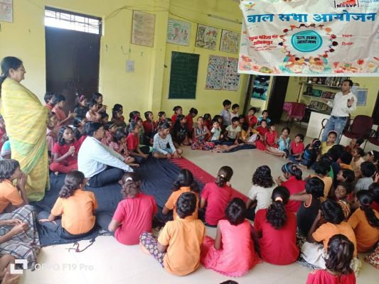 घुमंतू एवं कामगार आवासीय छात्रावास व विशेष गृह बालक गंगापुर के बच्चों संग बाल सभा 