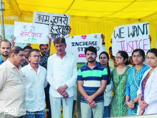 जूनियर डॉक्टरों की हड़ताल  को डॉ. चोपड़ा का समर्थन