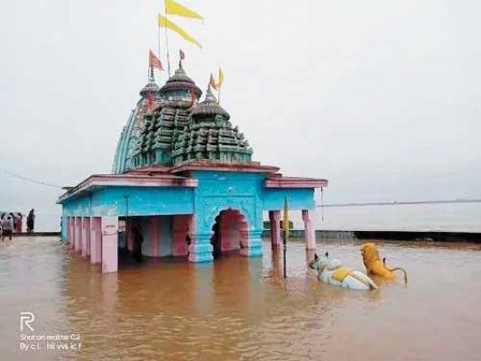 महानदी का जलस्तर बढ़ा, ऐतिहासिक पोरथ शिव मंदिर डूबा