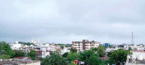 राजनांदगांव में तेज बारिश, राजधानी में भी घिरे बादल