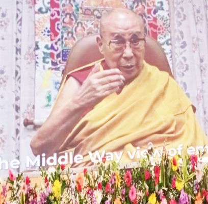विश्व शांति हथियारों से नहीं, अपने मन की शांति से मिलेगी-दलाई लामा 