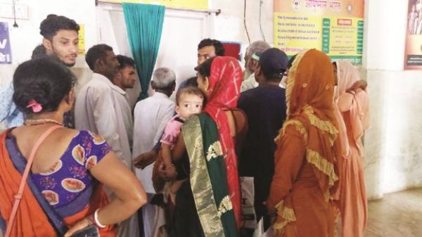 रामानुजगंज सीएचसी में प्रतिदिन बड़ी संख्या में पहुंच रहे मरीज