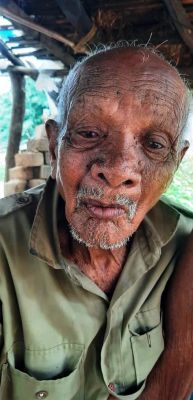 93 साल के शेरसिंह ने पहली बार जुड़वाया मतदाता सूची में नाम