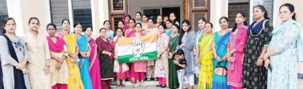 स्थापना दिवस पर महिला कांग्रेसियों ने लिया उज्ज्वल भारत बनाने का संकल्प