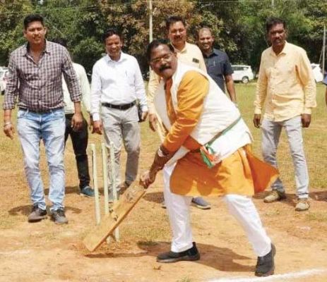 सीतापुर खेल महोत्सव में शामिल हुए कैबिनेट मंत्री अमरजीत