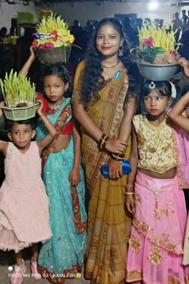 लखनपुर के गांवों में धूमधाम  से मनाया करमा त्योहार