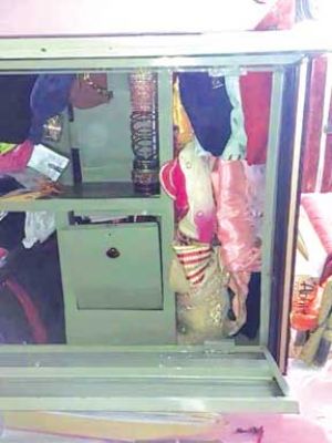 सब्जी लेने बाजार गई महिला के घर में चोरी, टिकरापारा में 1.70 लाख के जेवर पार