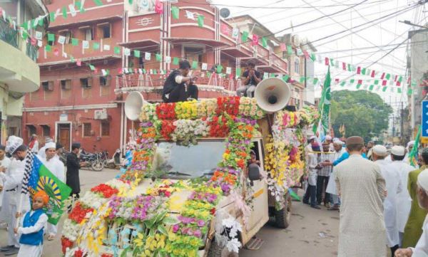 पैगंबर साहब के जन्मदिन पर निकला भव्य जुलूस, शहर में मनाह्य ईद