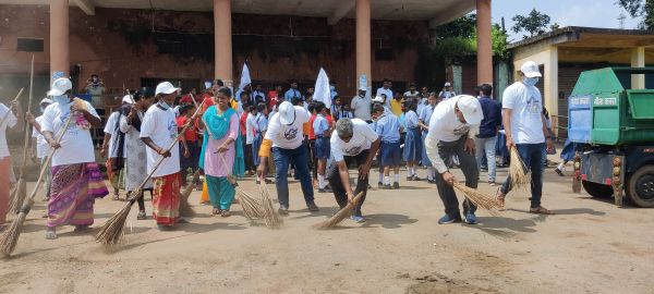 स्वच्छता महाअभियान: जनप्रतिनिधि, अधिकारी व नागरिकों ने किया श्रमदान