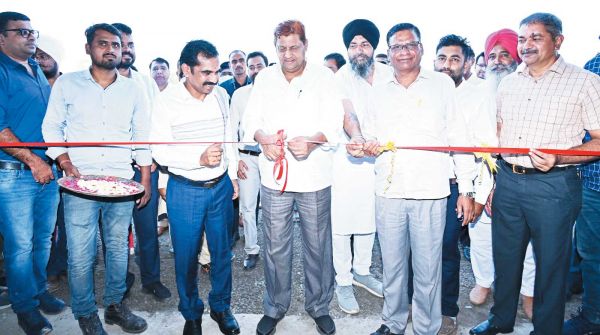  अकबर ने राज्य का पहला पंजीकृत वाहन स्क्रैपिंग केंद्र का किया शुभारंभ