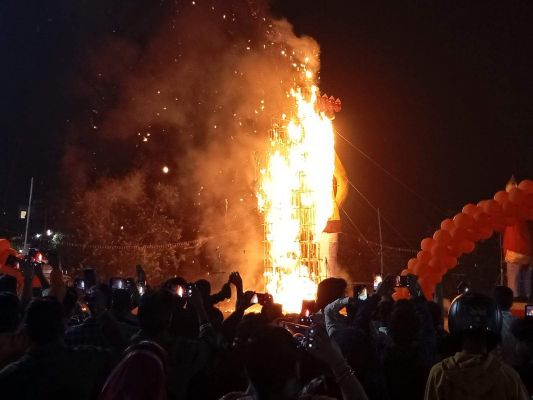 हो रही थी श्रीराम की पूजा, तभी पटाखे की चिंगारी से जला रावण- कुंभकरण का पुतला