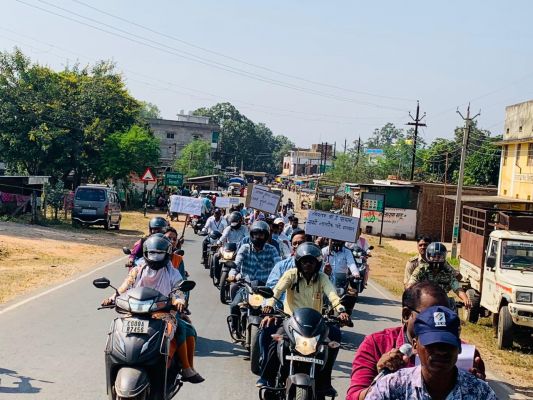 चिल्हाटी में निकली बाईक रैली