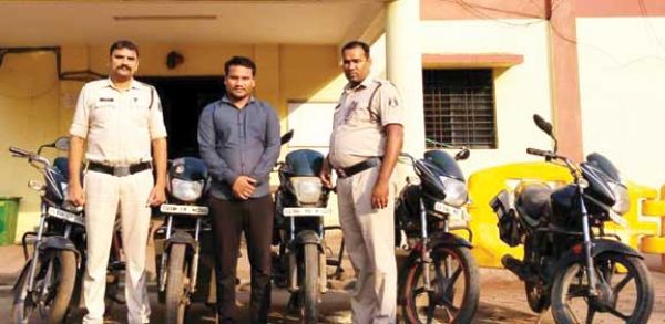 खमतराई से सुपेला तक चुराया बाइक, बेचने निकला तो गिरफ्तार, 5 जब्त