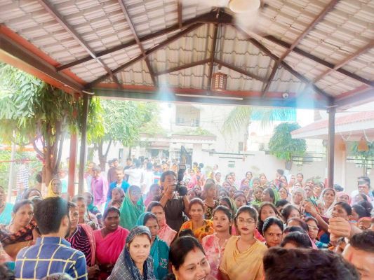 गृहलक्ष्मी योजना के उत्साह में हजारों महिलाओं ने वोरा निवास पहुंच किया कांग्रेस प्रवेश