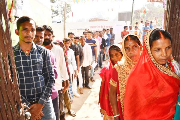 जिले में शांतिपूर्ण ढंग  से हुआ मतदान   
