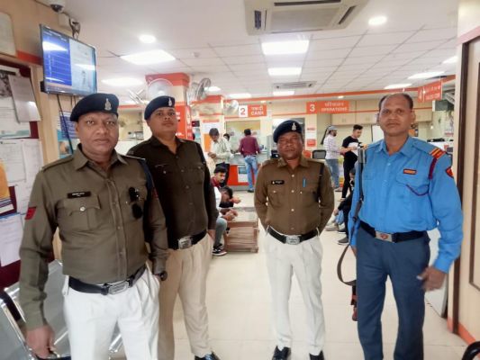  जिले भर के बैंकों की सुरक्षा जांचने पहुंची पुलिस की अलग-अलग टीम 