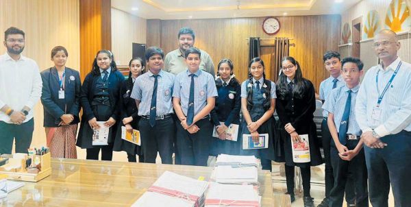 कोच्चि के छात्रों का भवन्स रायपुर में स्वागत