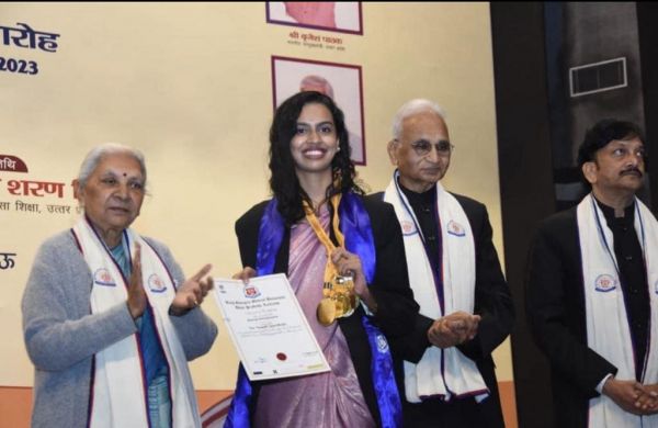 रायपुर की छात्रा का लखनऊ में सुयश, आनंदी बेन ने दिए नौ पदक