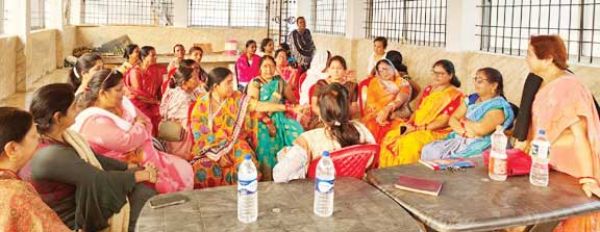 रामकथा, तैयारी पर महिलाओं की बैठक