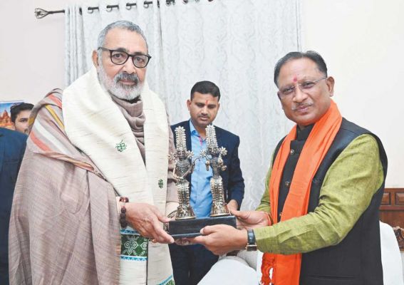 केन्द्रीय मंत्री गिरिराज सिंह दो दिन छत्तीसगढ़ दौरे पर, सीएम से मिले