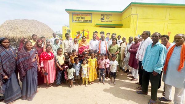 रंजना ने नए भवन का लोकार्पण बच्चों से कराया