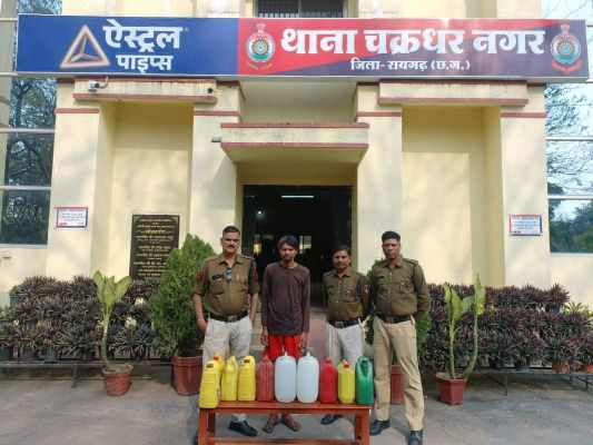 जंगल में महुआ शराब बिक्री, आरोपी गिरफ्तार 
