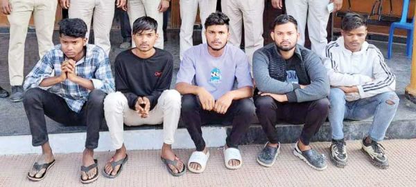 चौपाटी में हुड़दंग, 5 नाबालिग समेत 10 आरोपी गिरफ्तार