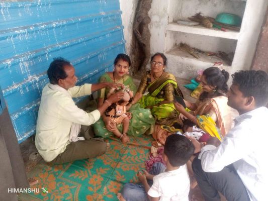 राजिम कुंभ में बच्चों का करवा रहे मुंडन संस्कार