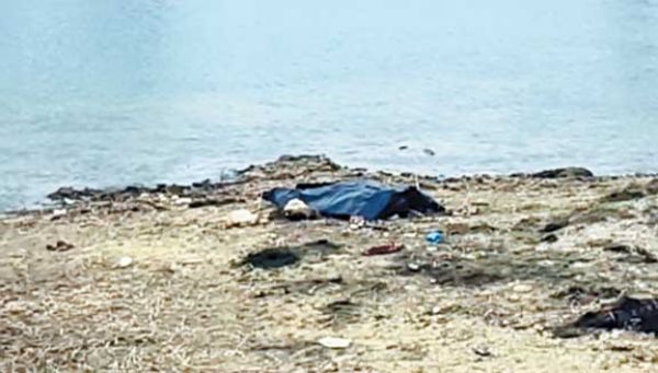 बिशुनपुर तालाब में मिली अज्ञात युवक की लाश, हत्या की आशंका