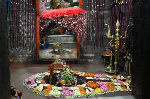 रेत से भगवान भोलेनाथ का शिवलिंग  बनाकर माता सीता ने की थी पूजा-अर्चना