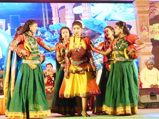 राजिम कुंभ कल्प में सांस्कृतिक कार्यक्रम देखने भीड़