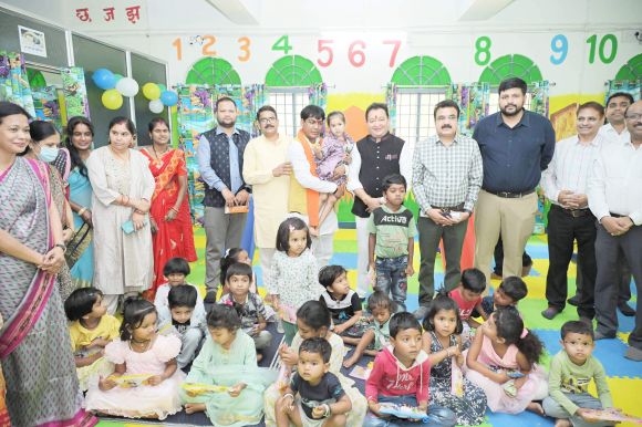 सांसद-विधायकों ने किया सर्वसुविधायुक्त पालना घर का शुभारंभ