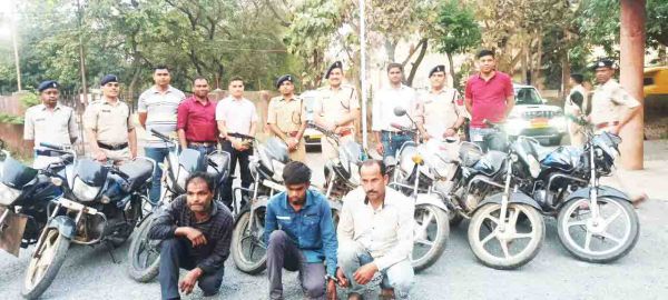 बाइक चोर संग 2 खरीदार पकड़ाए