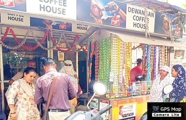 डीडी नगर क्षेत्र के बाजारों में गंदगी फैलाने वाले दुकानदारों से जुर्माना वसूला      